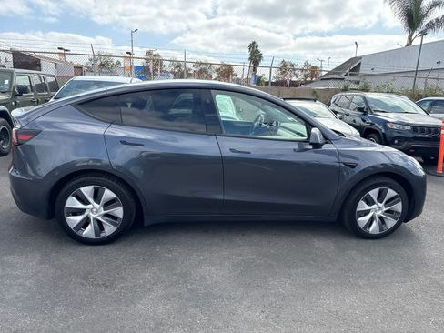 Used 2023 Tesla Model Y 2WD image 12