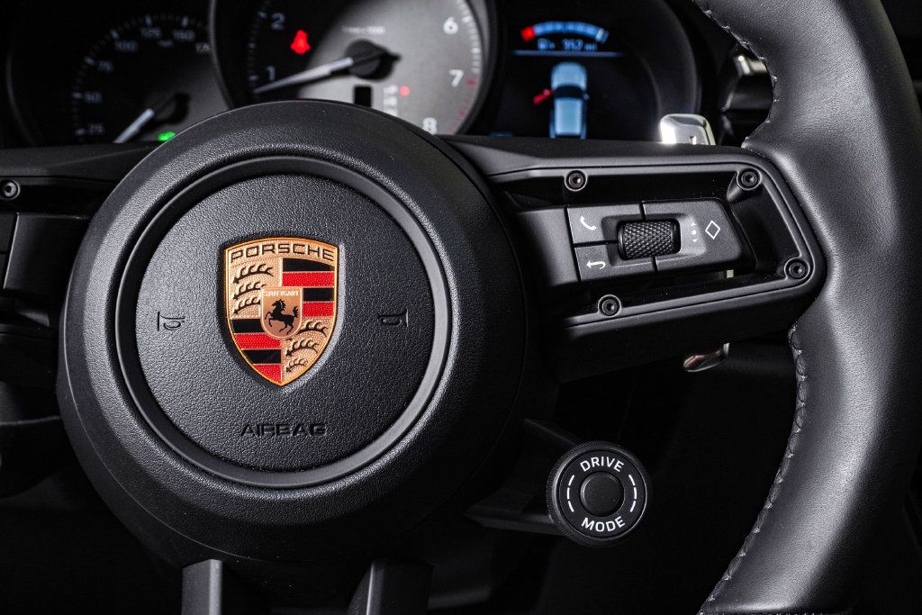 Certified 2026 Porsche Macan S AWD/4WD image 19
