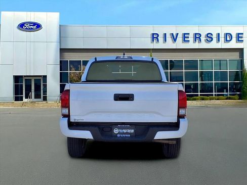 Used 2023 Toyota Tacoma SR image 5