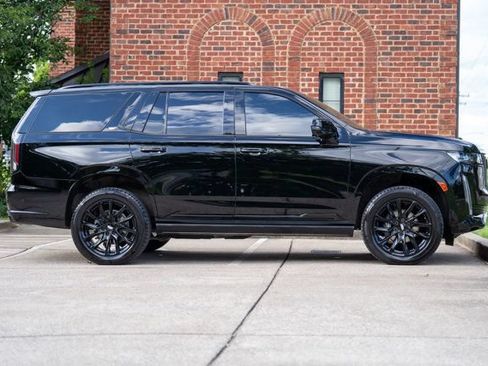 Used 2024 Cadillac Escalade Sport w/ LPO, ONYX Package AWD/4WD image 4
