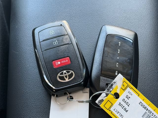 Used 2025 Toyota Prius LE FWD image 20