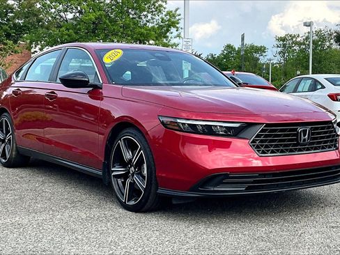 Used 2024 Honda Accord Sport image 11