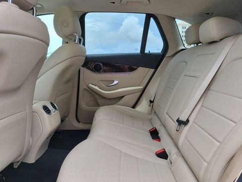 Used 2022 Mercedes-Benz GLC 300 image 13