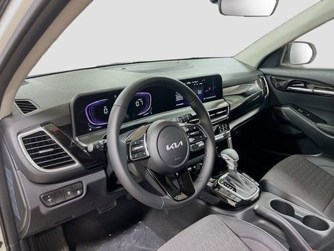 New 2026 Kia Seltos S FWD image 9
