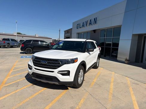Used 2023 Ford Explorer XLT w/ Equipment Group 202A AWD/4WD image 3