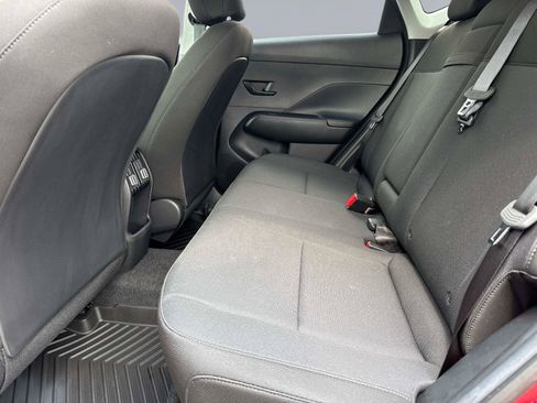 Used 2025 Hyundai Kona SEL FWD image 13