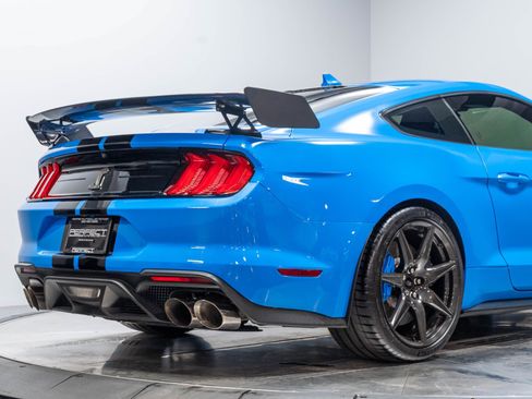 Used 2022 Ford Mustang Shelby GT500 w/ Carbon Fiber Track Pack RWD image 23
