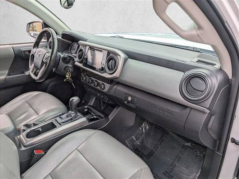 Used 2016 Toyota Tacoma SR5 image 19