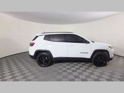 Used 2025 Jeep Compass Latitude w/ Altitude Special Edition AWD/4WD image 34