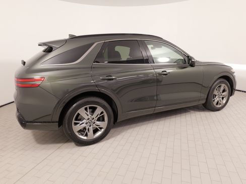 Used 2025 Genesis GV70 3.5T Sport AWD/4WD image 11