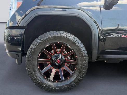 Used 2021 GMC Sierra 2500 AT4 w/ AT4 Premium Plus Package AWD/4WD image 9