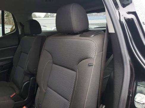 Used 2022 GMC Acadia SLE image 13