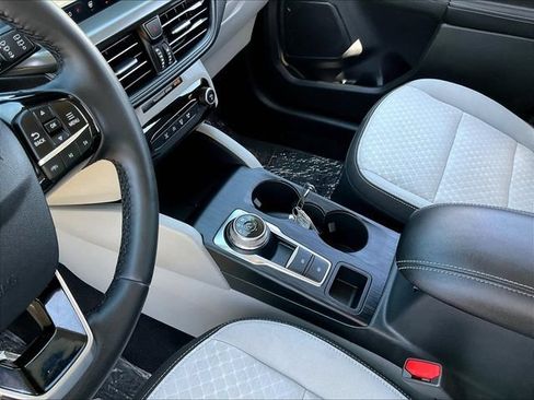 Used 2023 Ford Escape Active w/ Tech Pack #1 FWD image 20