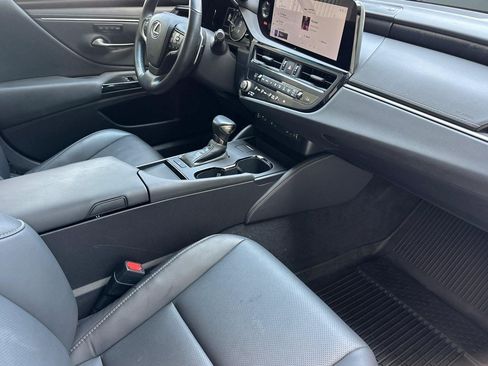 Certified 2025 Lexus ES 350 w/ Premium Package FWD image 32