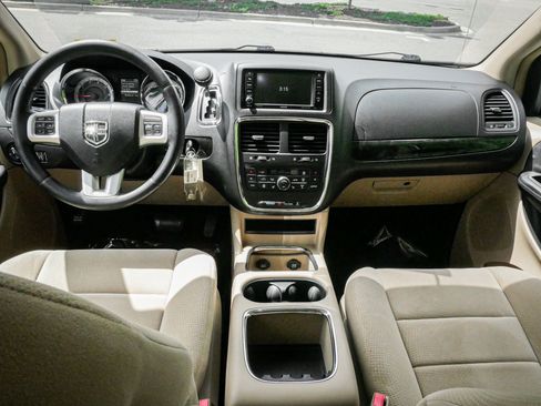 Used 2013 Dodge Grand Caravan Crew w/ Driver Convenience Group FWD image 28