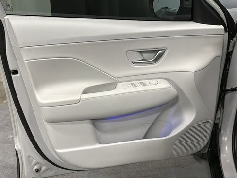 Used 2024 Hyundai Kona Limited AWD/4WD image 7
