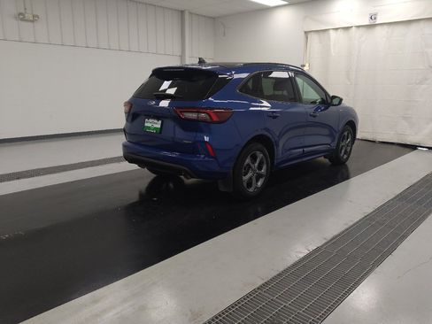 Used 2023 Ford Escape ST-Line Select w/ Tech Pack #1 AWD/4WD image 9