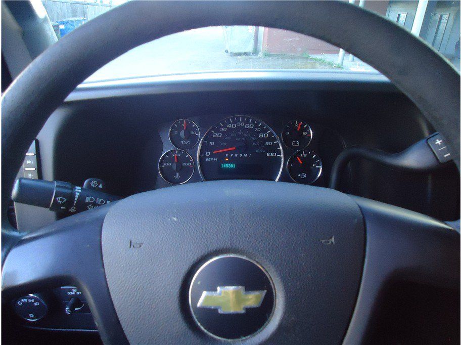 Used 2016 Chevrolet Express 2500 RWD image 22
