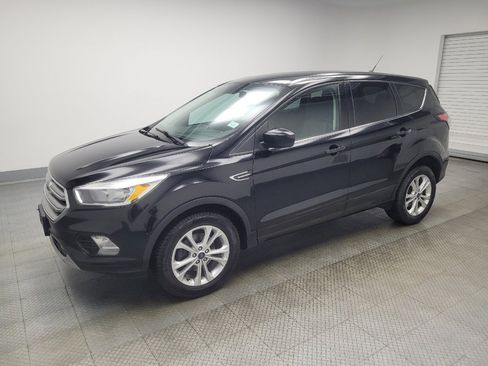Used 2017 Ford Escape SE image 2