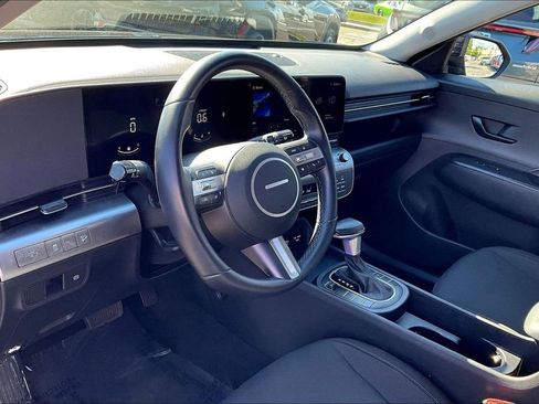 Certified 2025 Hyundai Kona SEL image 9