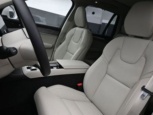 New 2026 Volvo XC90 B6 Ultra w/ Protection Package image 9