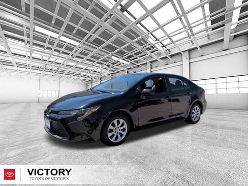 Used 2024 Toyota Corolla LE FWD image 6