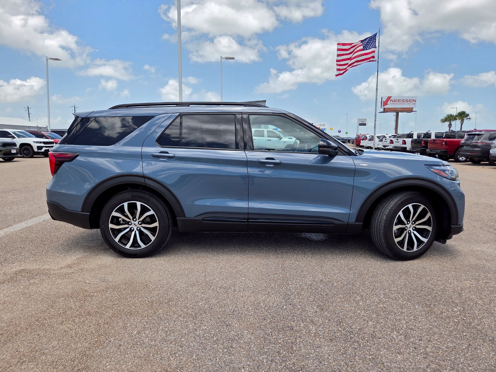 Used 2025 Ford Explorer ST-Line RWD image 8