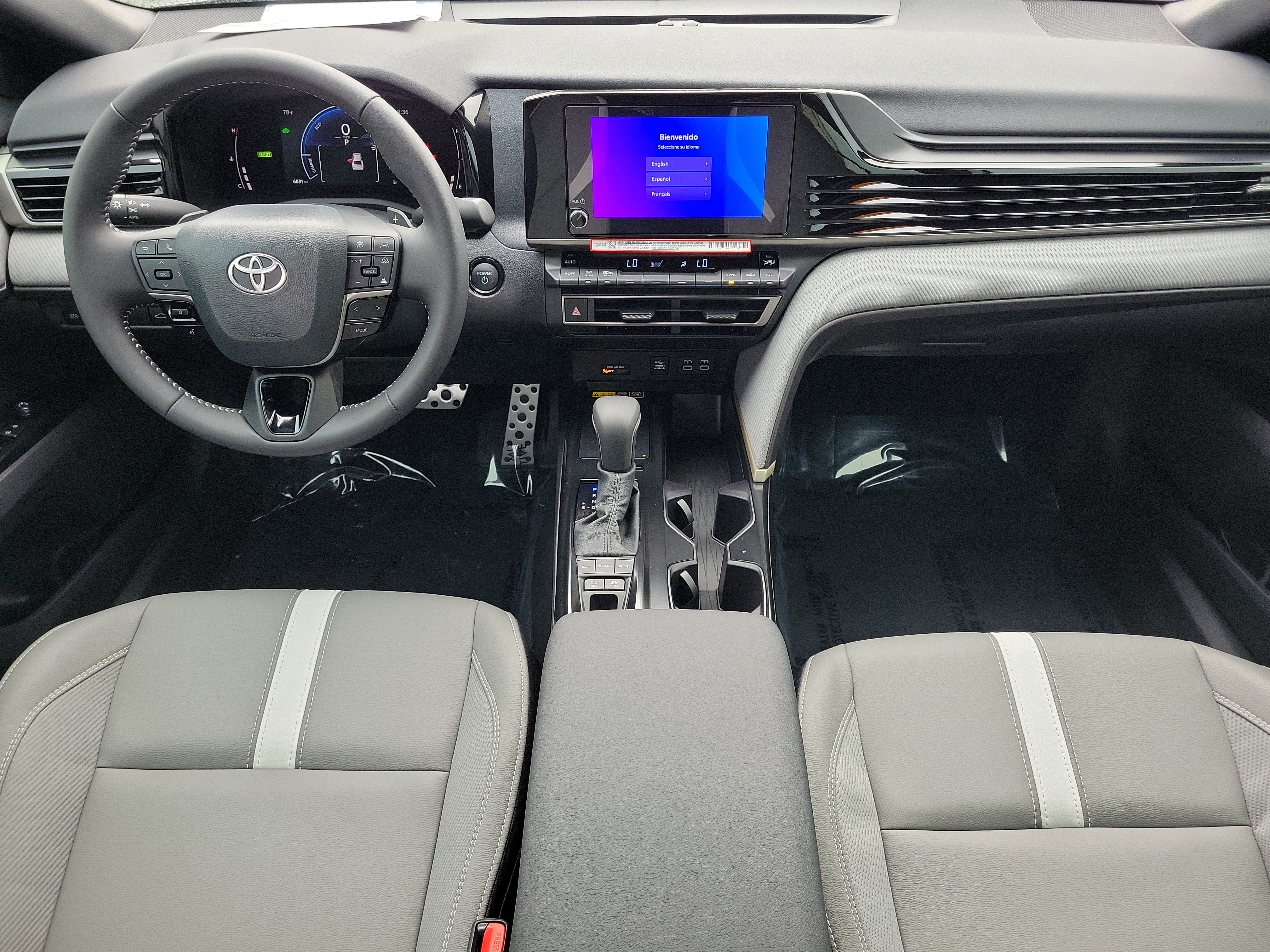 Used 2026 Toyota Camry SE FWD image 13