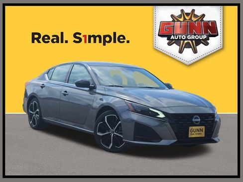 Used 2024 Nissan Altima 2.5 SR FWD image 1