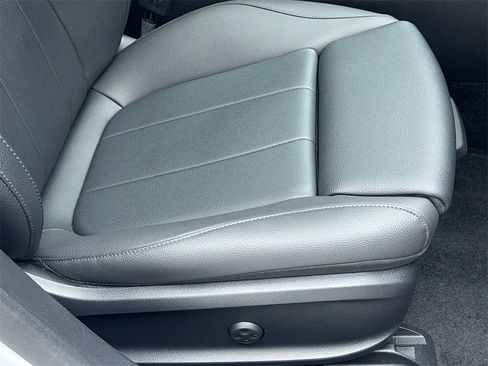 Used 2025 Mercedes-Benz CLA 250 image 47