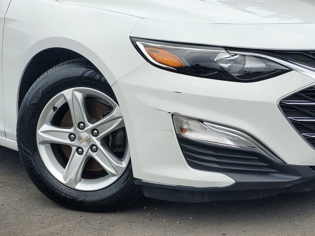 Used 2021 Chevrolet Malibu LS FWD image 9