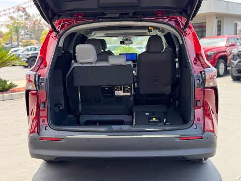 New 2026 Toyota Sienna XLE FWD image 15
