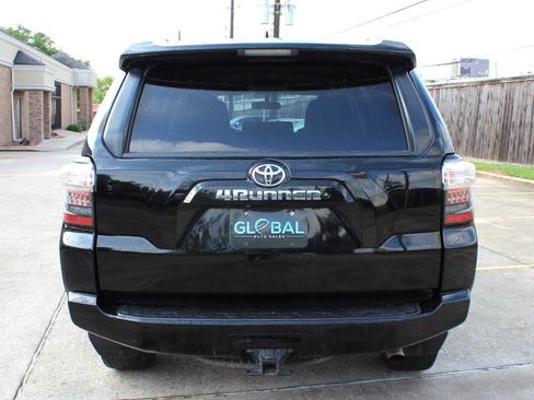 Used 2014 Toyota 4Runner SR5 image 5