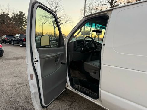 Used 2008 Ford E-350 and Econoline 350 Super Duty image 9