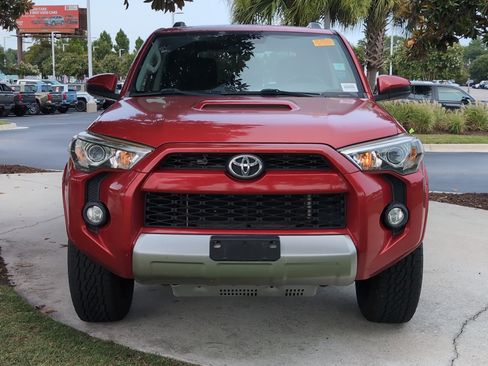 Used 2018 Toyota 4Runner TRD Off-Road AWD/4WD image 3