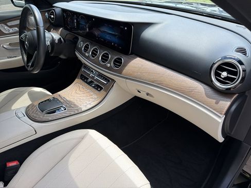 Used 2022 Mercedes-Benz E 350 Sedan image 12