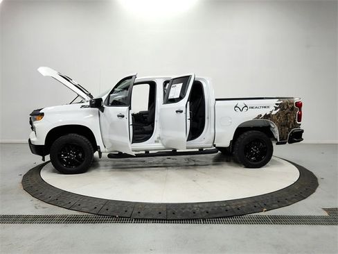 Used 2024 Chevrolet Silverado 1500 Custom Trail Boss w/ Realtree Special Edition image 12