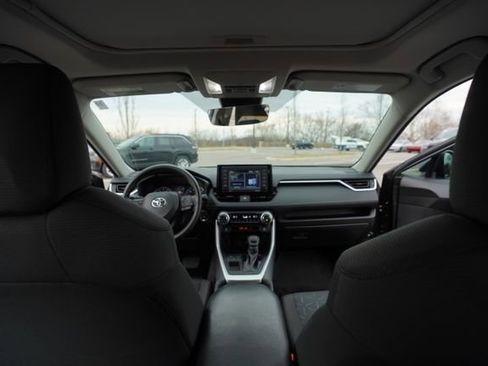 Used 2022 Toyota RAV4 XLE w/ Convenience Package image 25