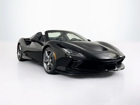 Used 2023 Ferrari F8 Tributo RWD image 1