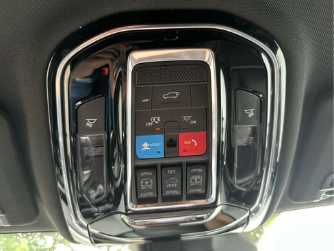 Used 2023 Jeep Grand Cherokee L Overland AWD/4WD image 42