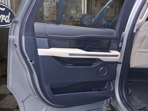 Used 2019 Ford Expedition Max Platinum AWD/4WD image 10