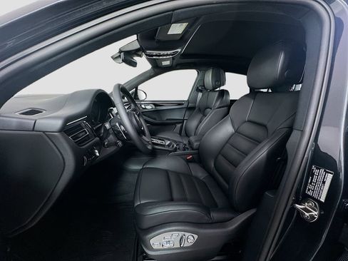 New 2026 Porsche Macan image 5