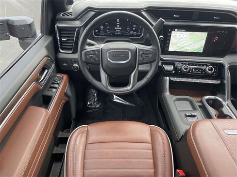 Used 2025 GMC Sierra 2500 Denali Ultimate w/ Max Trailering Package image 9