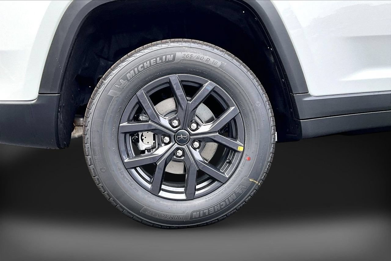 New 2027 Jeep Grand Cherokee Altitude AWD/4WD image 32