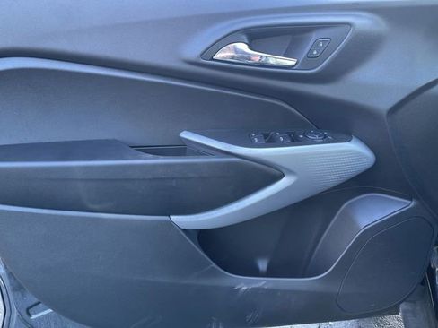 Used 2024 Chevrolet Trax RS w/ Driver Confidence Package image 20