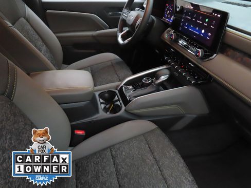 Used 2024 Chevrolet Colorado ZR2 w/ Technology Package AWD/4WD image 26