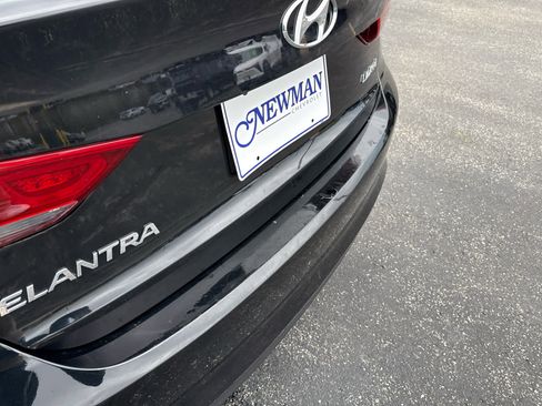 Used 2017 Hyundai Elantra Limited w/ Limited Ultimate Package 05 FWD image 11