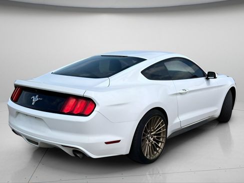 Used 2017 Ford Mustang Coupe RWD image 6