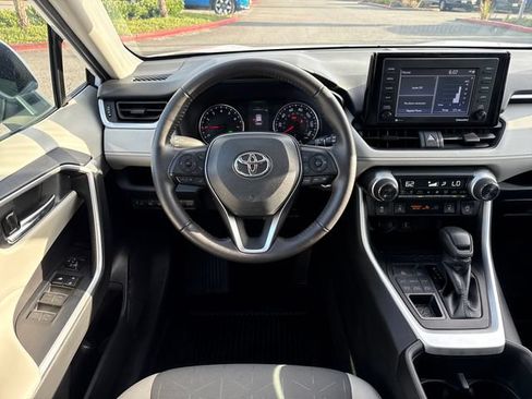 Used 2022 Toyota RAV4 XLE w/ Convenience Package AWD/4WD image 30