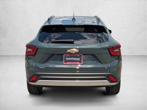 New 2026 Chevrolet Trax LT w/ LT Convenience Package FWD image 6